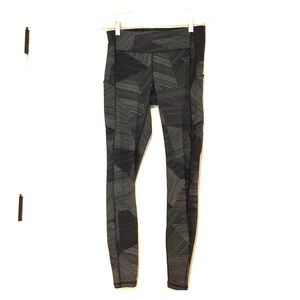 Lululemon leggings with side pockets. Like New!
